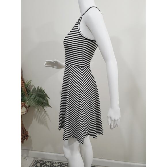 Mossimo Halter Black and White Striped Sleeveless Stretch Midi Dress Size XS NWT - Picture 3 of 11